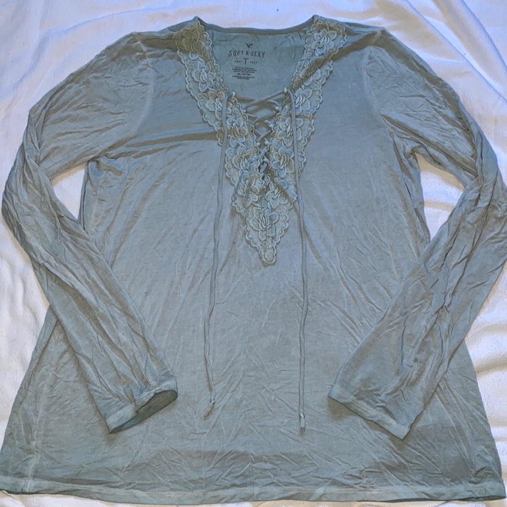 Women’s American Eagle long sleeve shirt